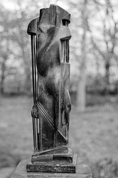 Frau und Technik I (Entwurf zur Steinskulptur), Plastik, Otto Berndt Steffen, 1986, Bronze